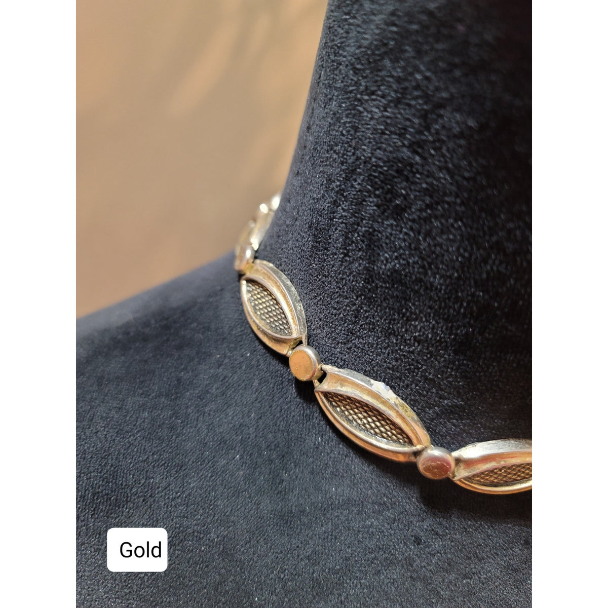 Women's Vintage Gold Tone Link Choker Necklace With Adjustable Chain Clasps