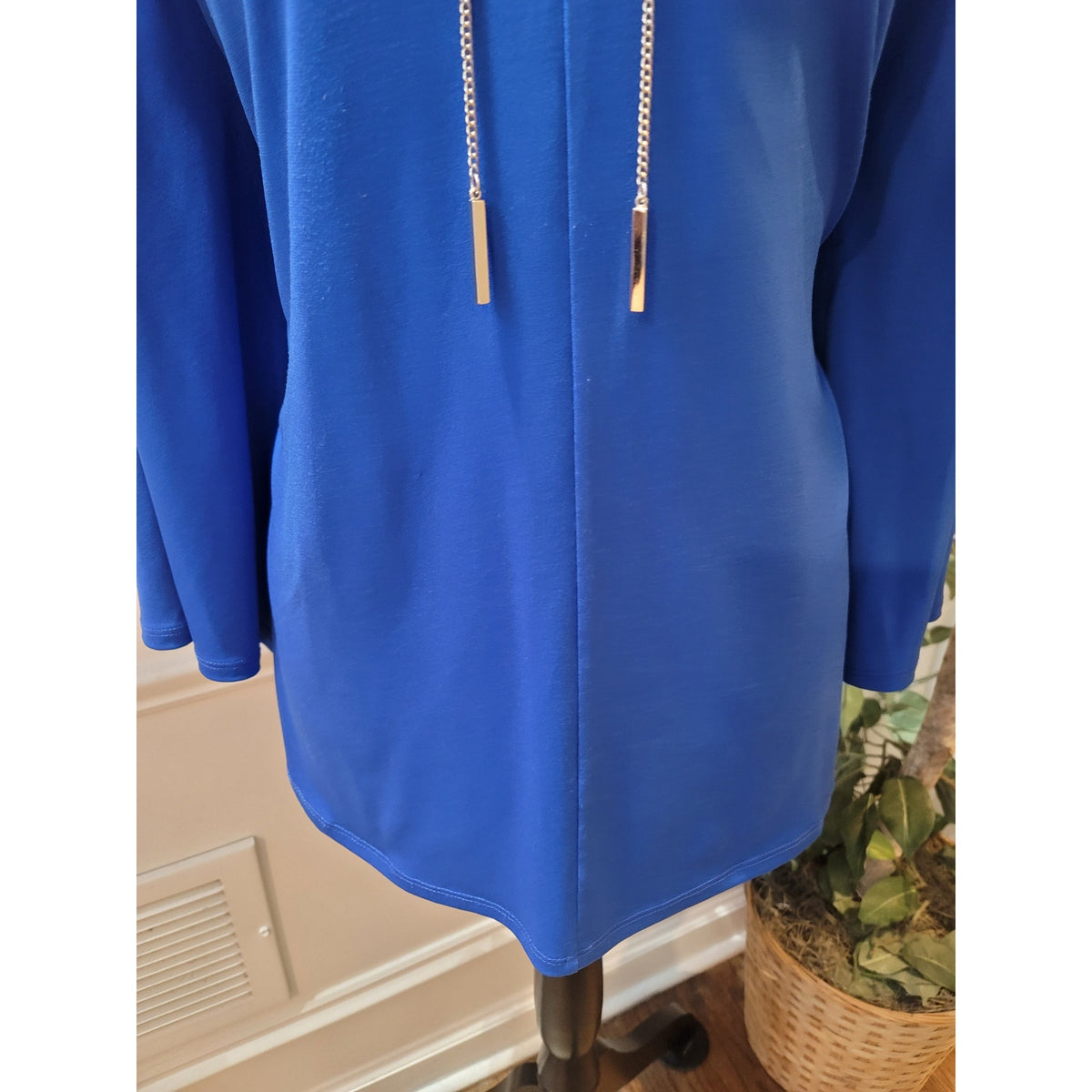 Chicos Blouse 2L Royal Blue Stretch Gold Tassel V-Neck Hi-Low Hem Pullover Party