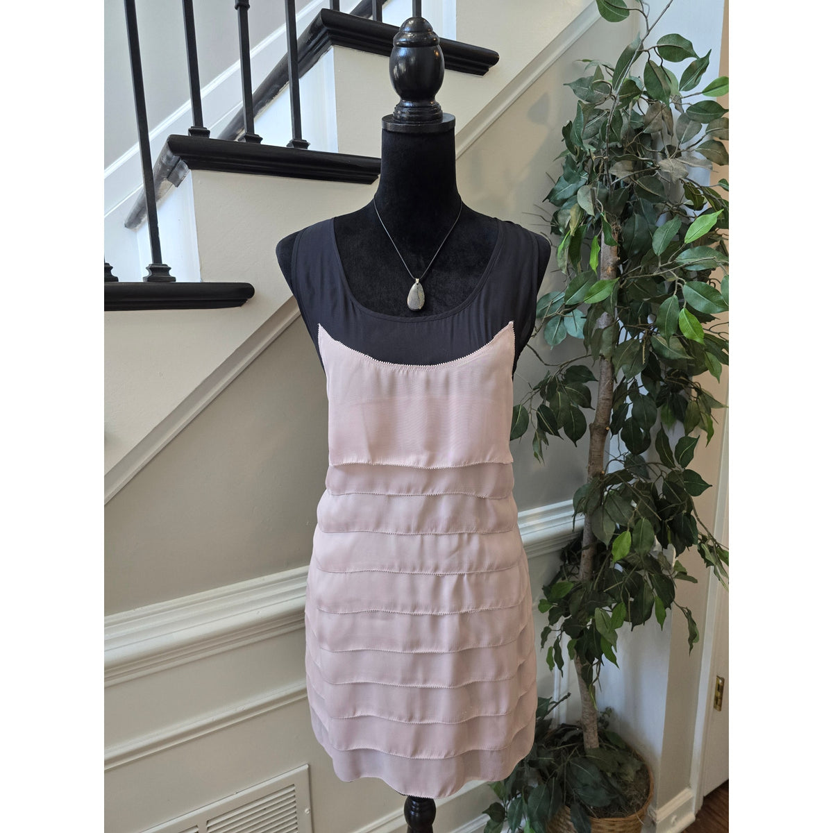Bb Dakota Sheath Dress Women's Medium Pink/Black Tiered Ruffle Scoop Neck
