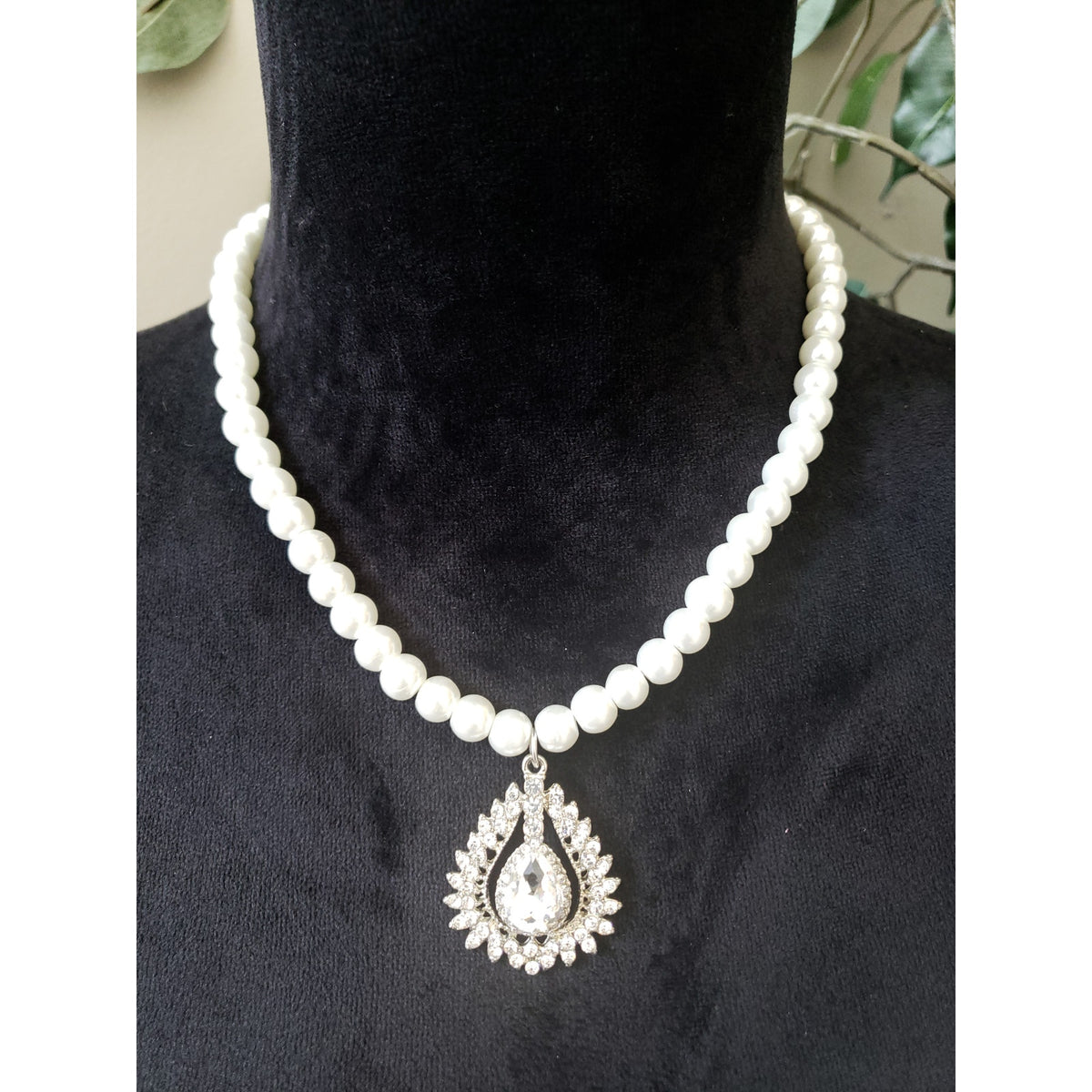Womens Fashion Ivory Faux Pearl Chain Crystal Teardrop Pendant Necklace Jewelry