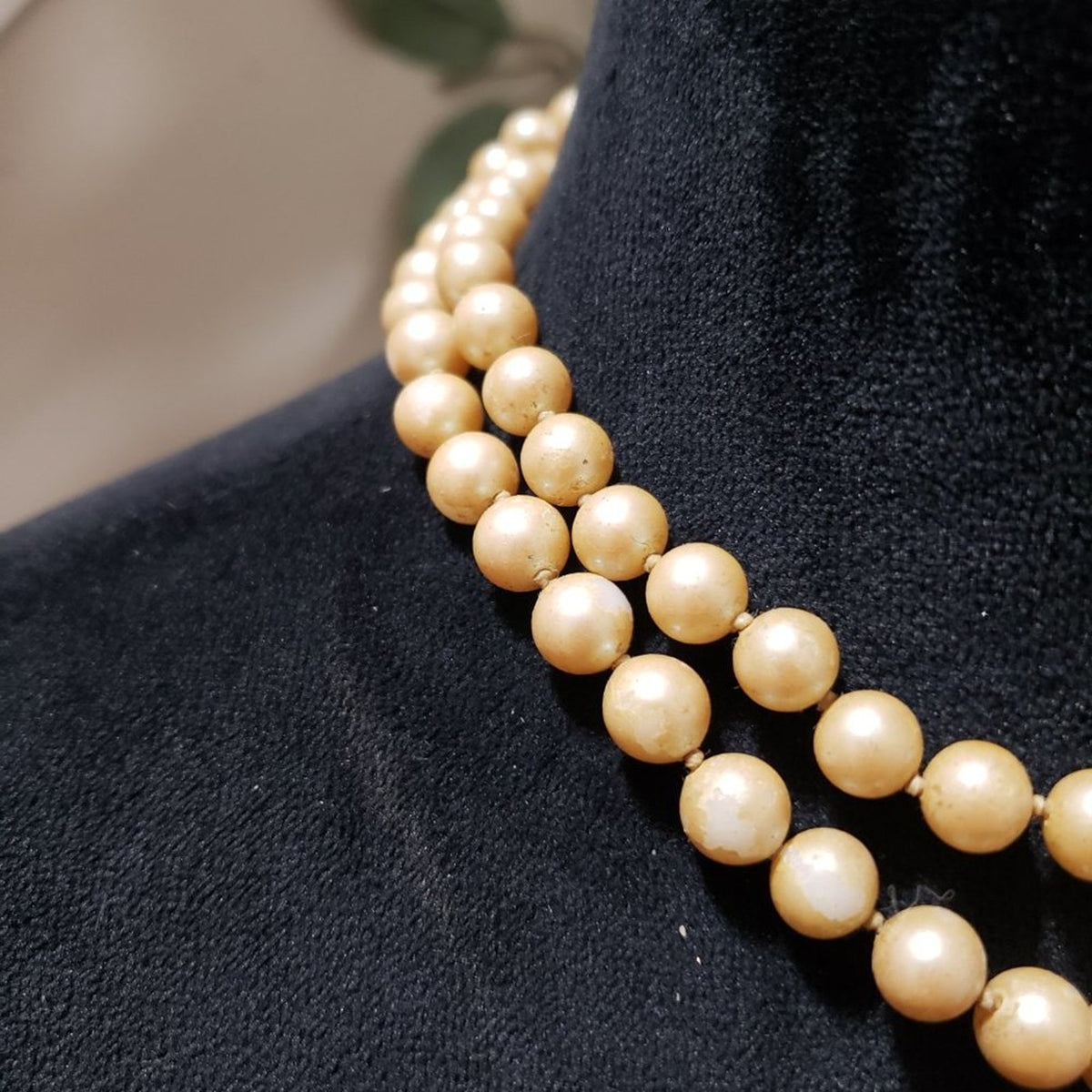 Womens Fashion Beige Trifari Faux Pearls Choker Necklace with Rhinestone Clasp