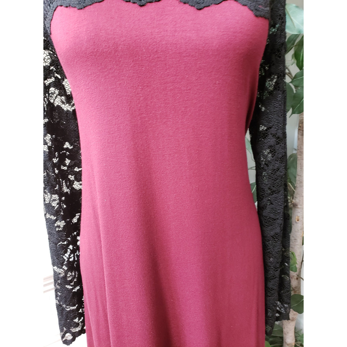 Karen Kane Sheath Dress Womens L Burgundy Black Lace Sleeve Round Neck Pullover