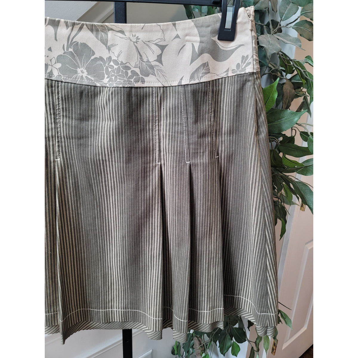 Phoebe A-Line Skirt Women's Size 10 Olive Green Pinstripe Pleated Fully Lined