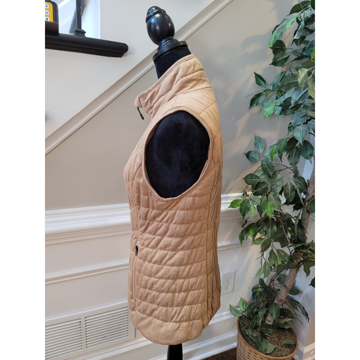 Bagatelle Gilet Vest Women Small Camel Quilted Front Zipper Sleeveless Mock Neck