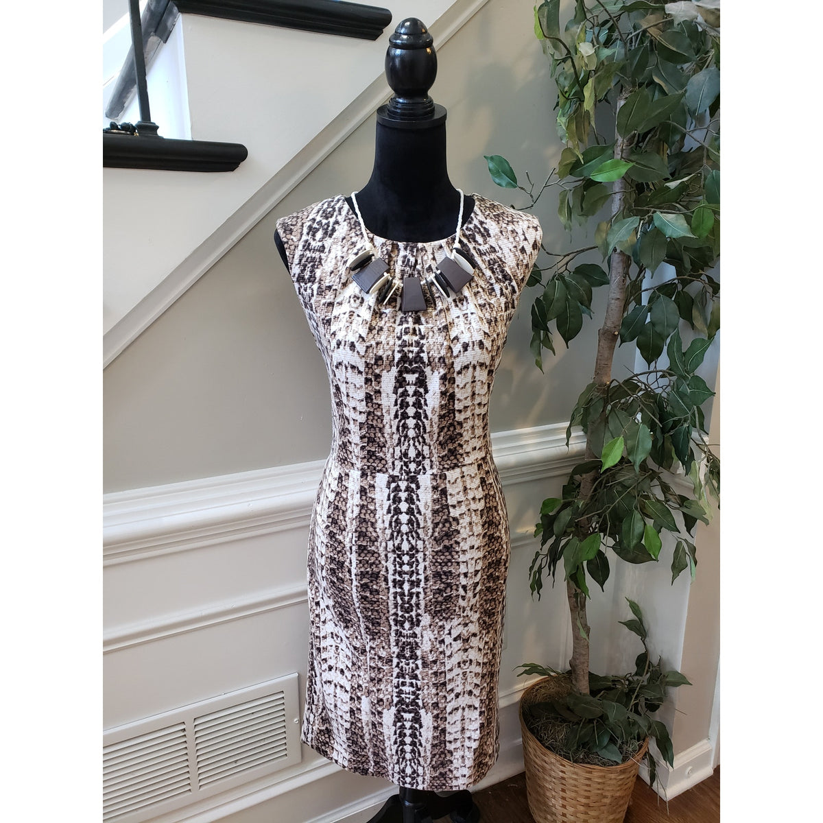 Dana Buchman Sheath Dress Women Size 10 Brown Beige Snakeskin Stretch Career