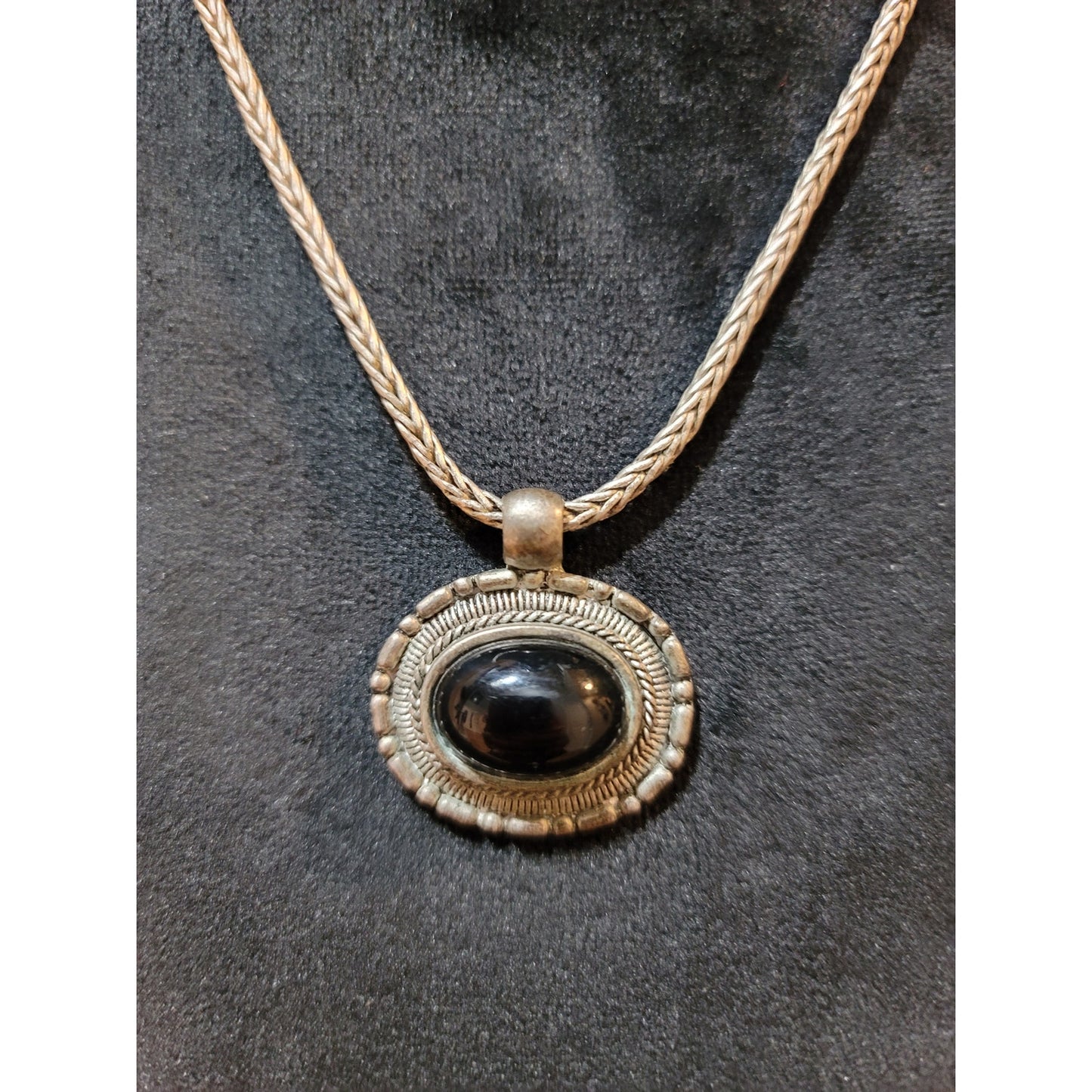 Women's Vintage Silver Woven Chain Necklace With Black Stone Pendant Lobster Clasp