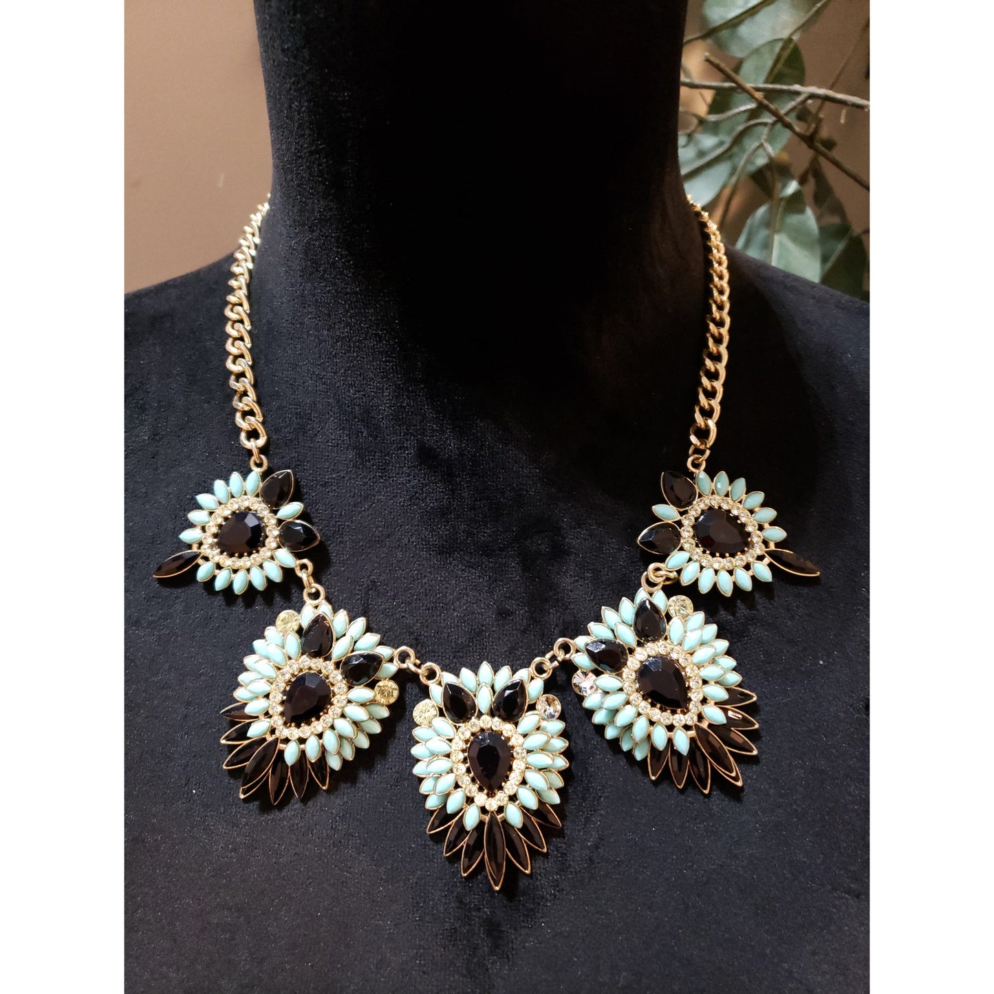 Women Black Blue Acrylic Beads Crystal Peacock Feathers Shape Statement Necklace