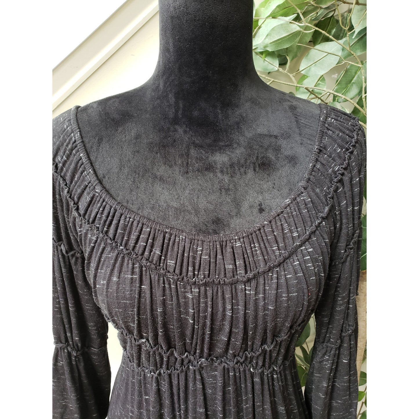 Max Studio Shift Dress Womens XS Black Stretch Ruched Knee Length Flared Sleeve