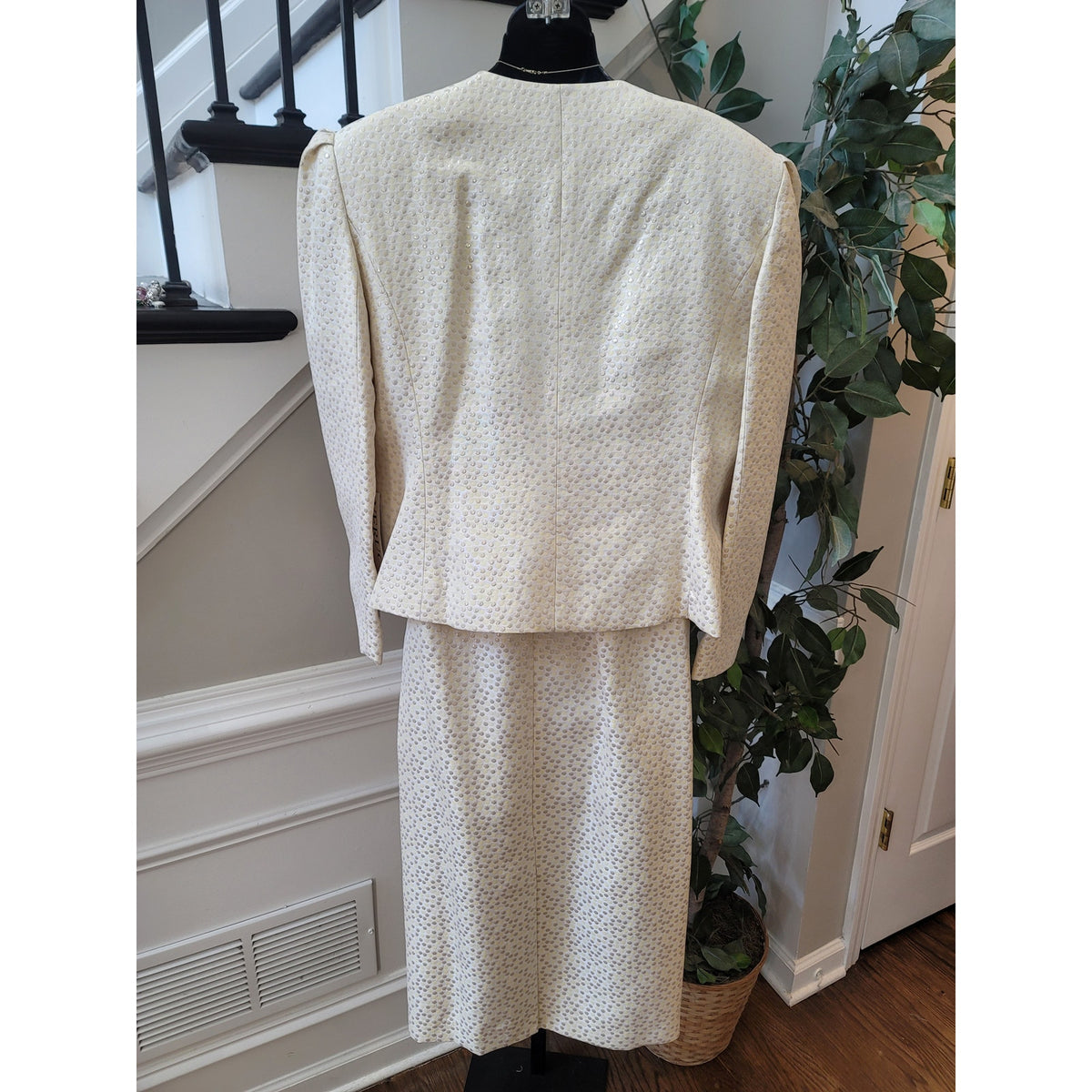 Verucci Skirt Suit Women's SZ 18 Cream Polka Dot Back Zipper Long Sleeve Lined