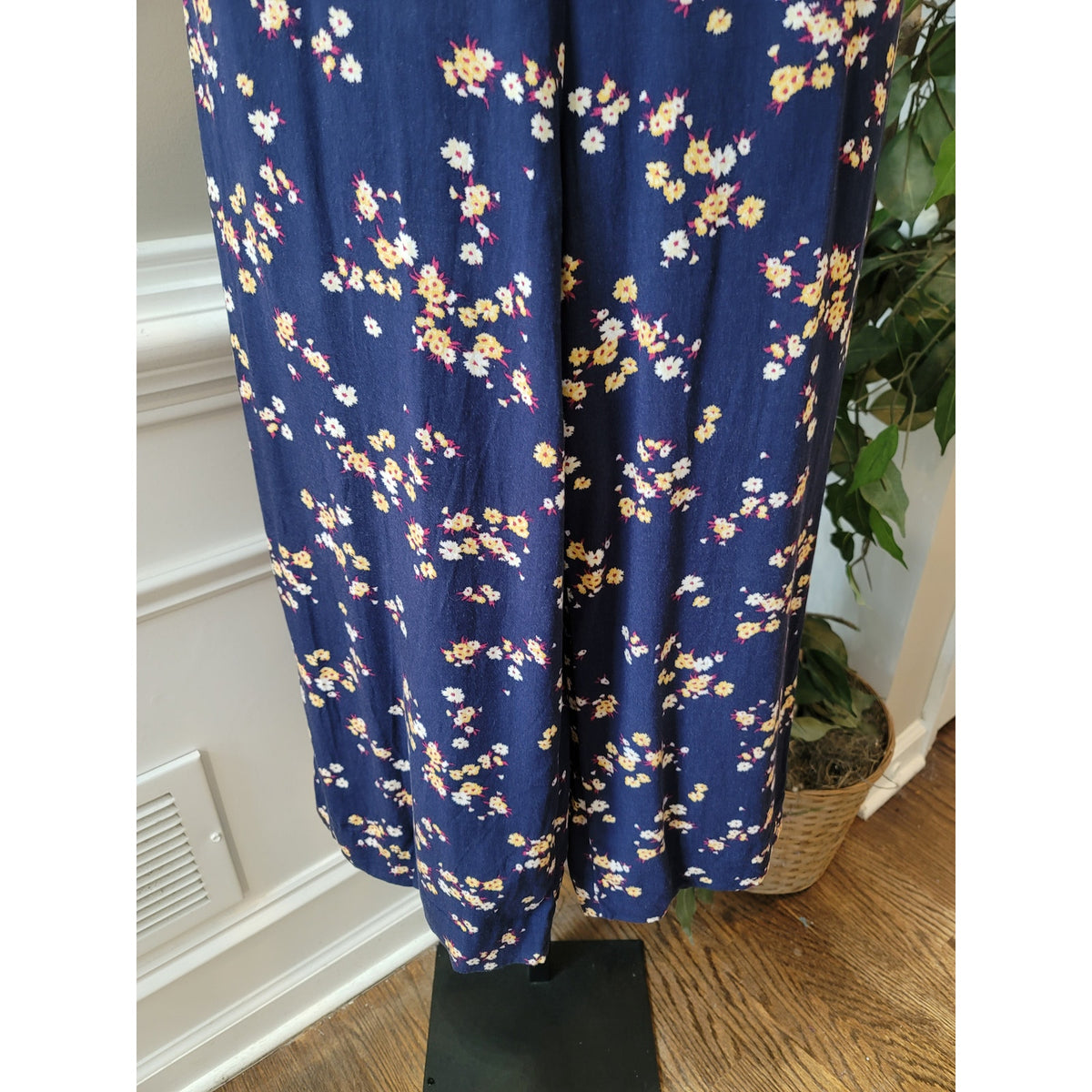 PopSugar Floral Jumpsuit Women's Size Large Navy Square Neck Sleeveless