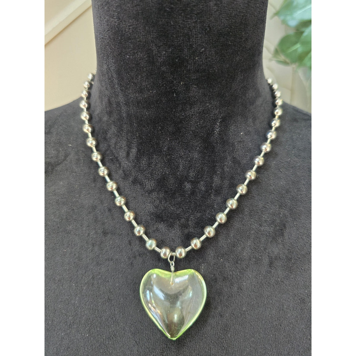 Silver Tone Beaded Heart Pendant Necklace Green Iridescent Heart