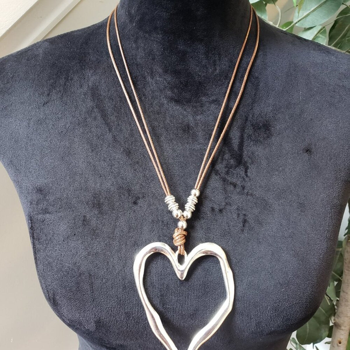 Womens Silver Exaggerated Heart Pendant Necklace Jewelry with Lobster Clasp