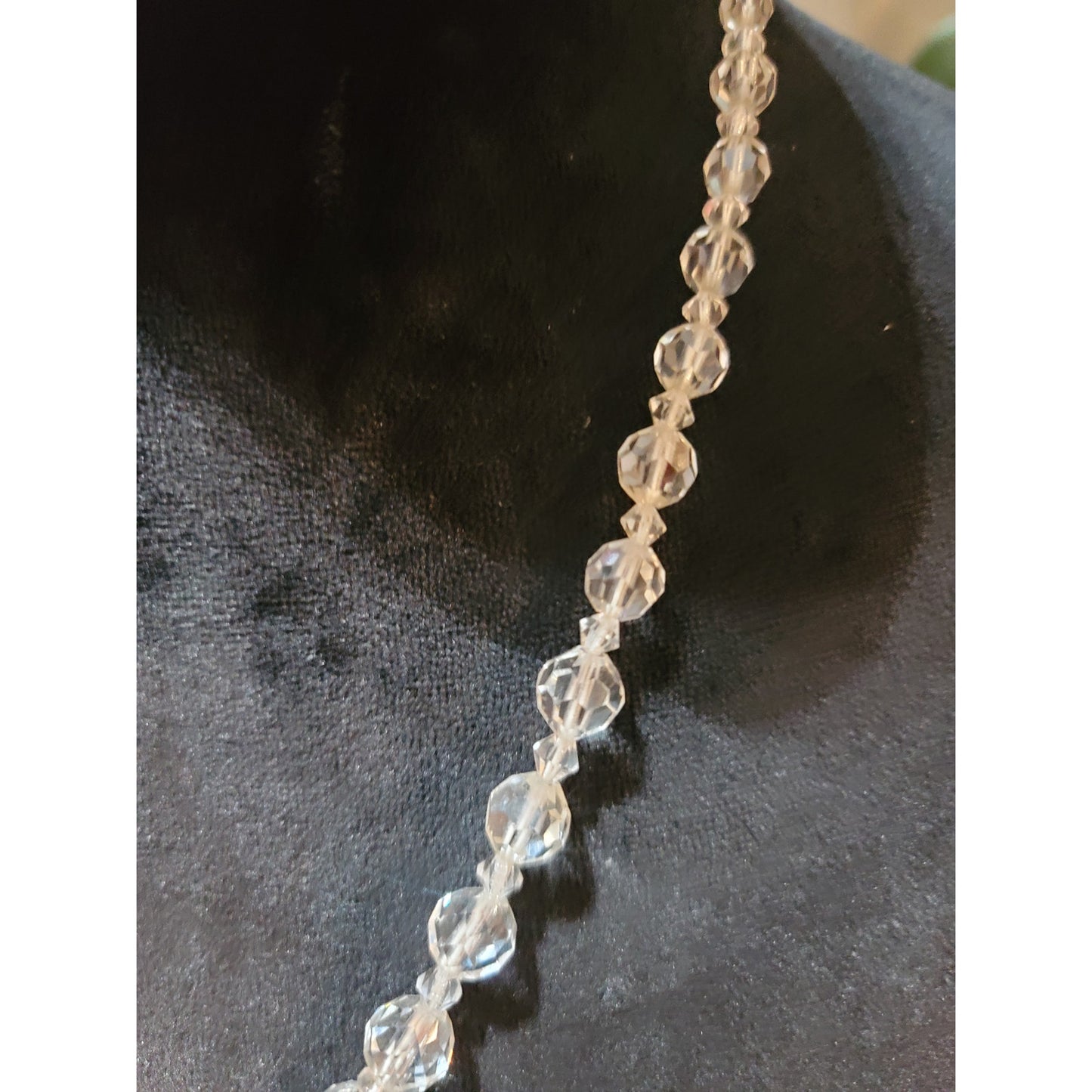 Women's Clear Faceted Bead Necklace With Box Clasp Lock Elegant Vintage Jewelry