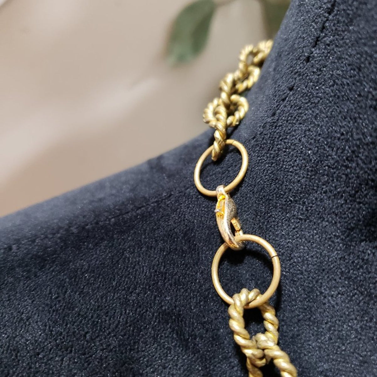 Womens Gold Tone Printed Coin Heavy Bronze Collar Pendant Necklace