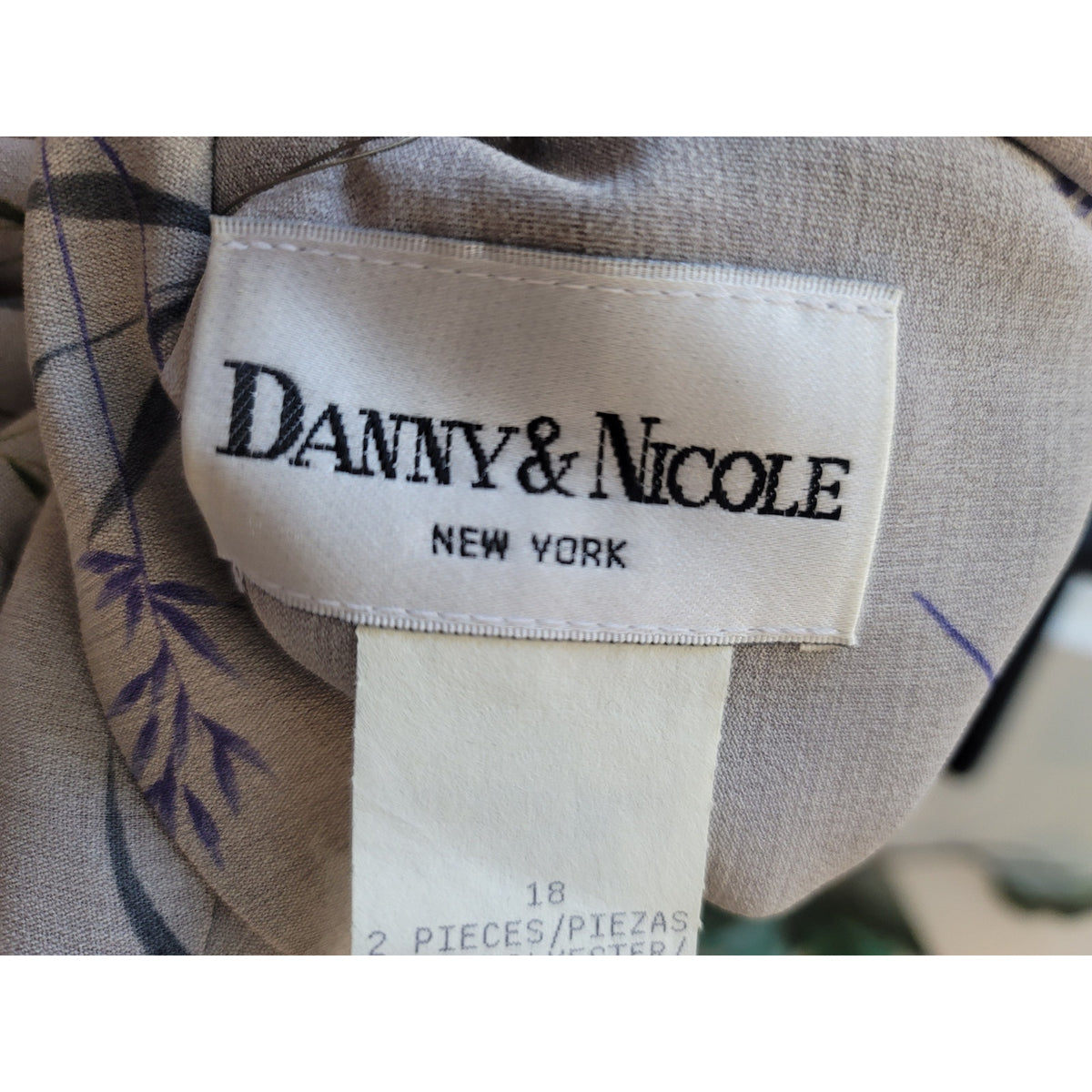 Danny & Nicole Skirt Suit Womens SZ 18 Beige Floral 3/4 Sleeves Blazer Side Slit