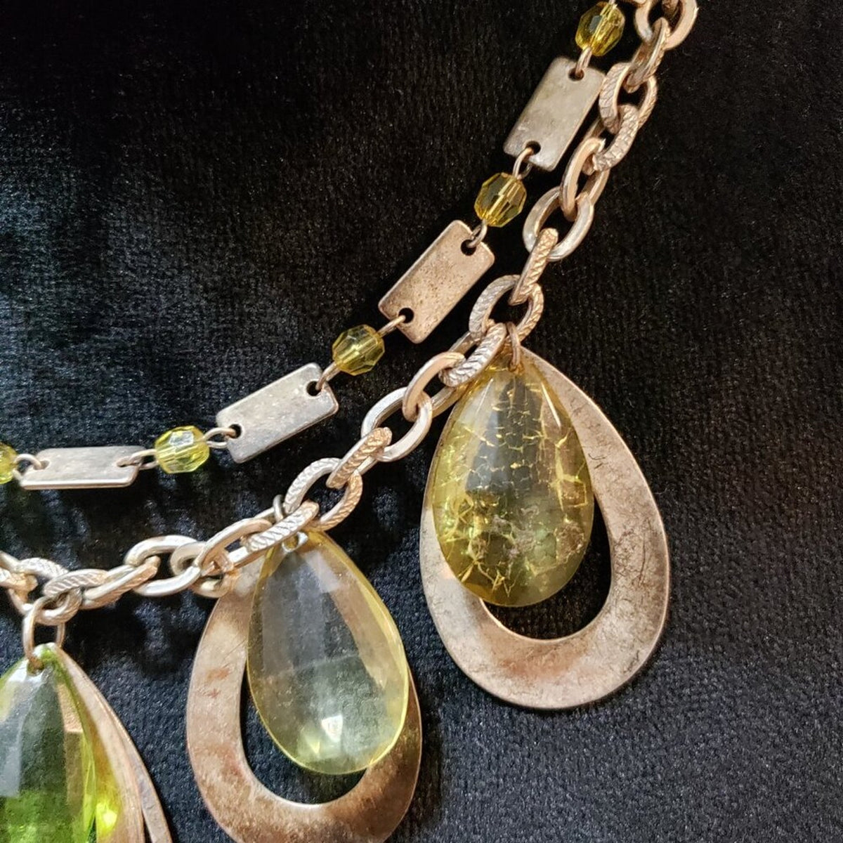 Women Green Yellow Teardrop Crystal Curb Chain Necklace with Lobster Clasp