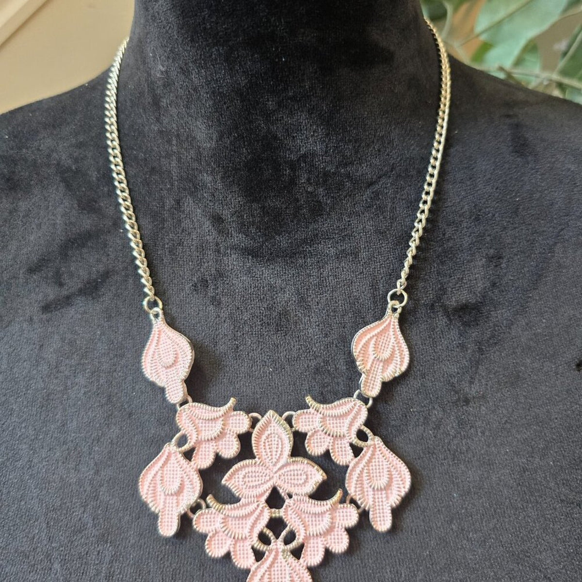 Plunder Pink Retired Flower Statement Necklace Womens Jewelry with Lobster Clasp