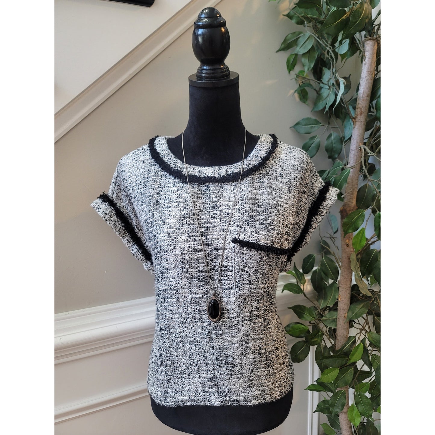LOFT Short Sleeve Sweater Women Size M Black White Tweed Knit Blouse Workwear