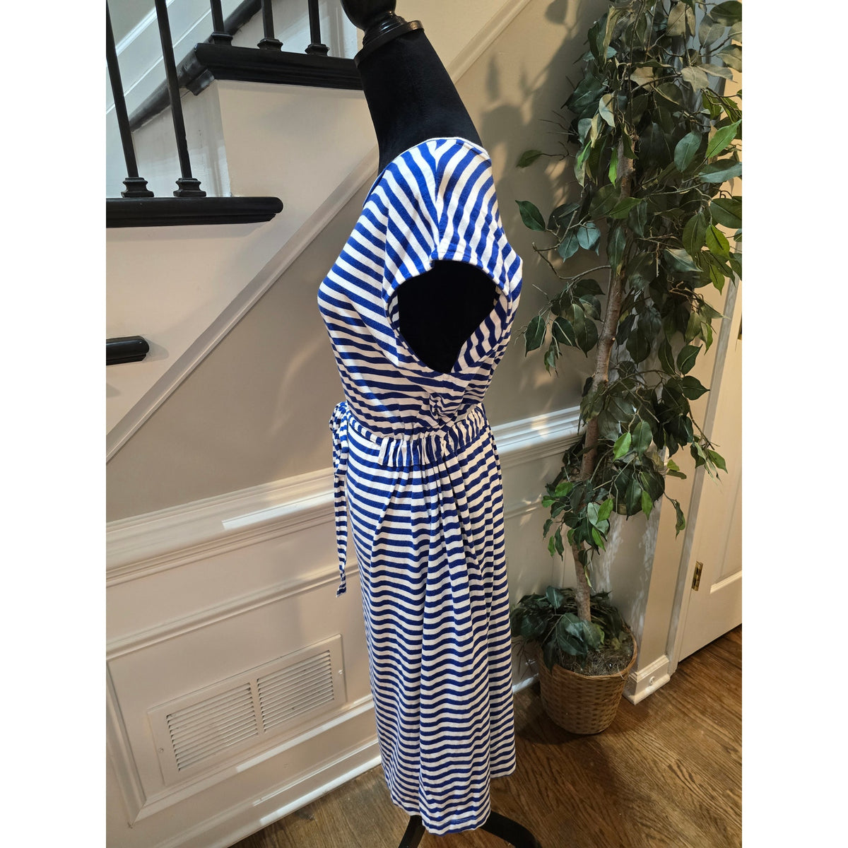 Sonoma Midi Dress Womens SZ 1X Blue/White Striped Tie-Waist Side Slit Round Neck