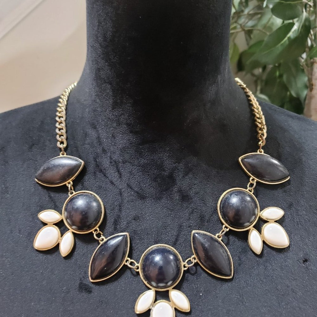 Womens Fashion Gold Tone Black & White Stone Statement Necklace w/ Lobster Clasp