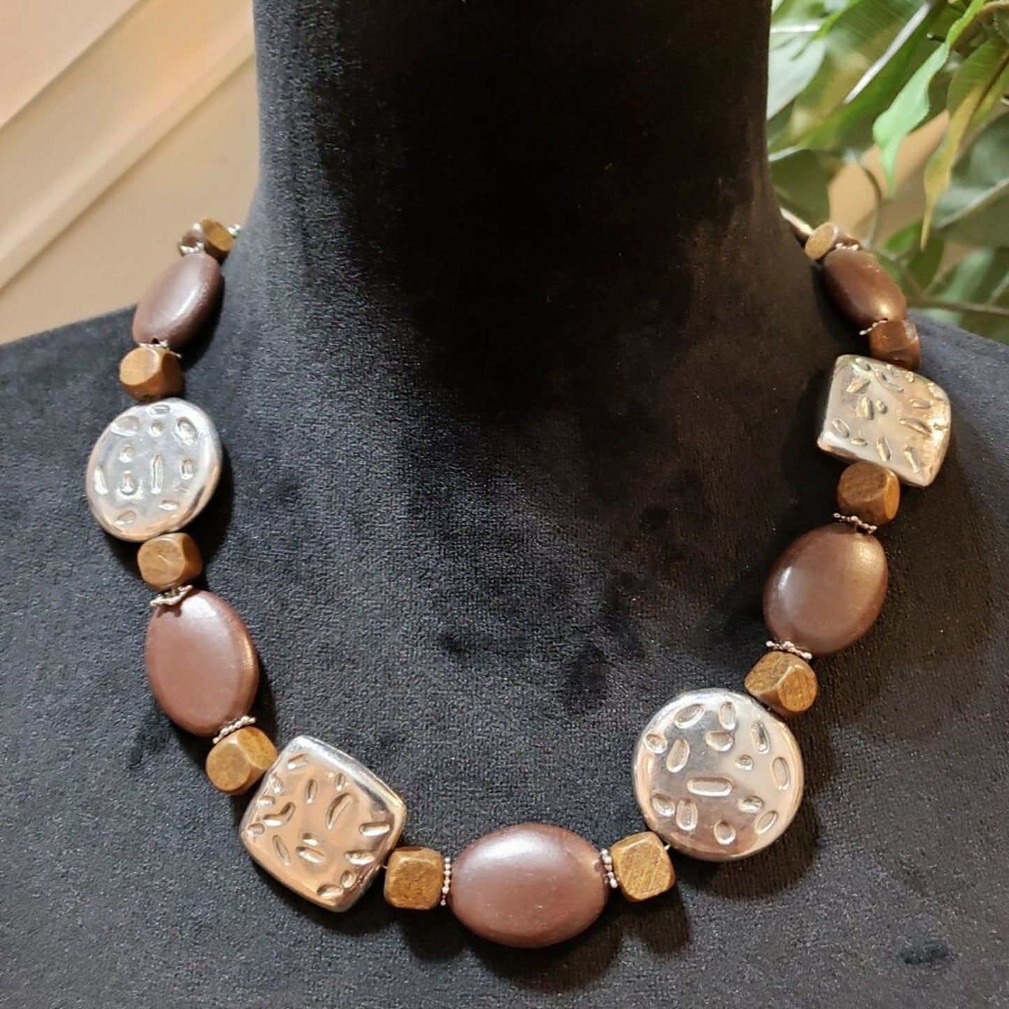 Womens Fashion Brown Beads Necklace Jewelry with Lobster Clasp