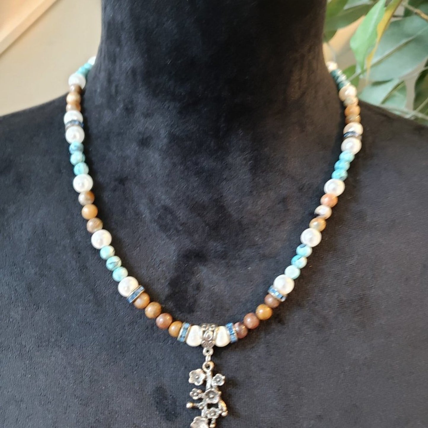 Womens Fashion Multi Beads Leaves Pendant Collar Necklace with Lobster Clasp