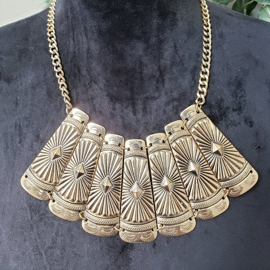 Womens Gold Tone Trapezio Collar Cleopatra Statement Necklace with Lobster Clasp