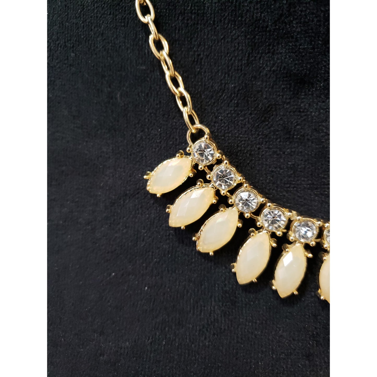 Women Gold Statement Necklace White Crystal Rhinestone Elegant Fashion Jewelry