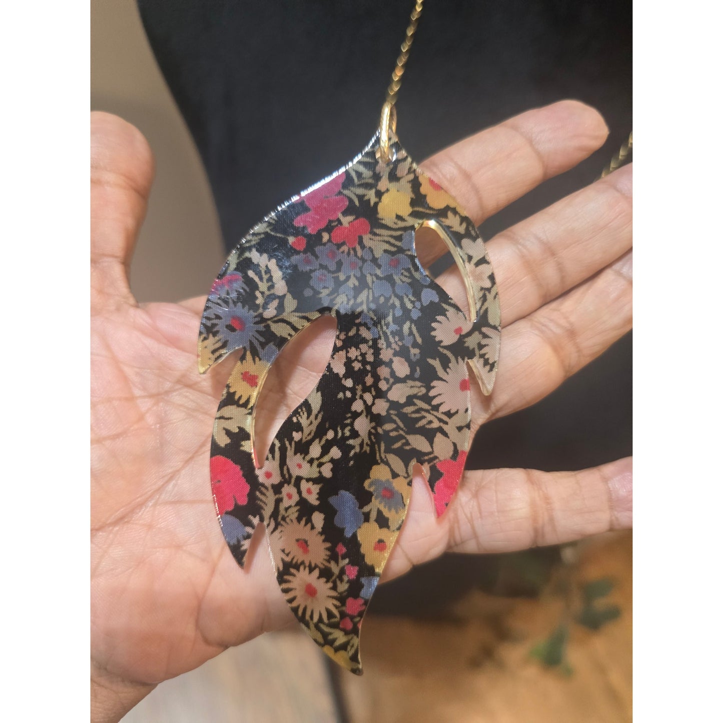 Women's Multicolor Pendent Necklace With Lobster Chain Claw Clasp