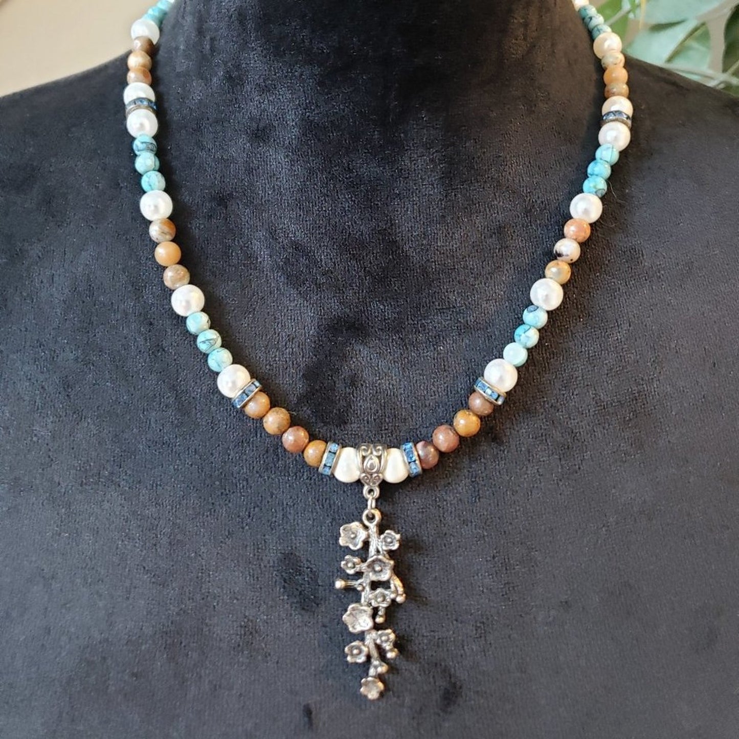 Womens Fashion Multi Beads Leaves Pendant Collar Necklace with Lobster Clasp