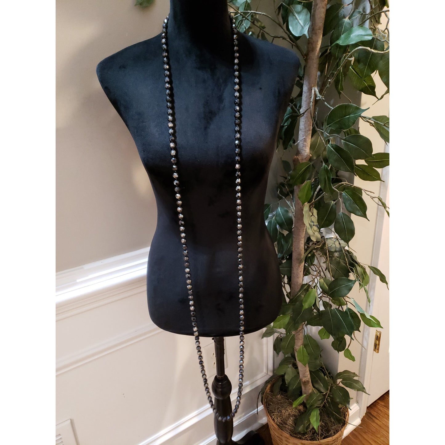 Womens Fashion Shimmering Faceted Glass Black Ball Beaded Long Necklace Jewelry