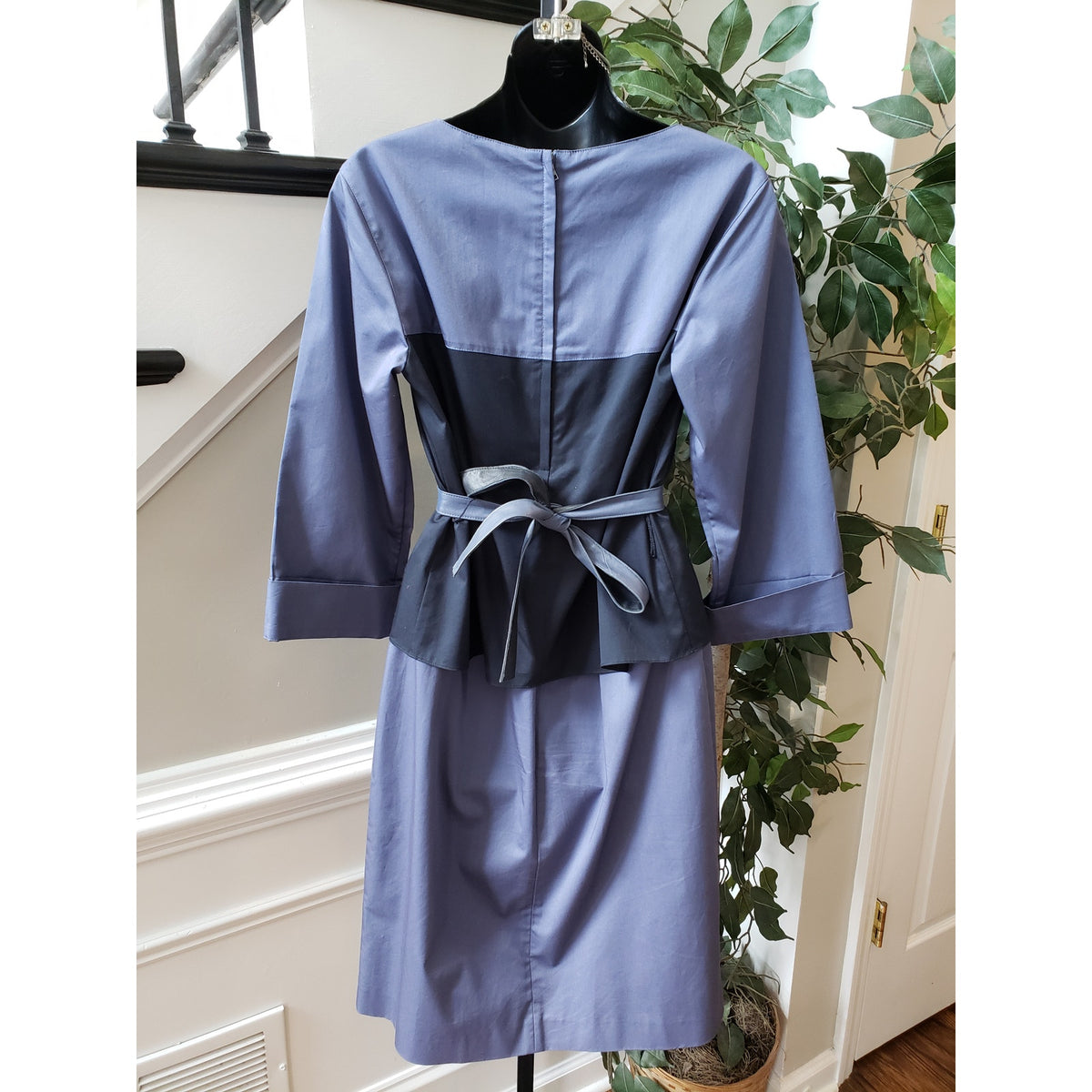 Elie Tahari Chiles Dress Women Size 8 Blue Long Sleeve Sold Out Belted Gorgeous
