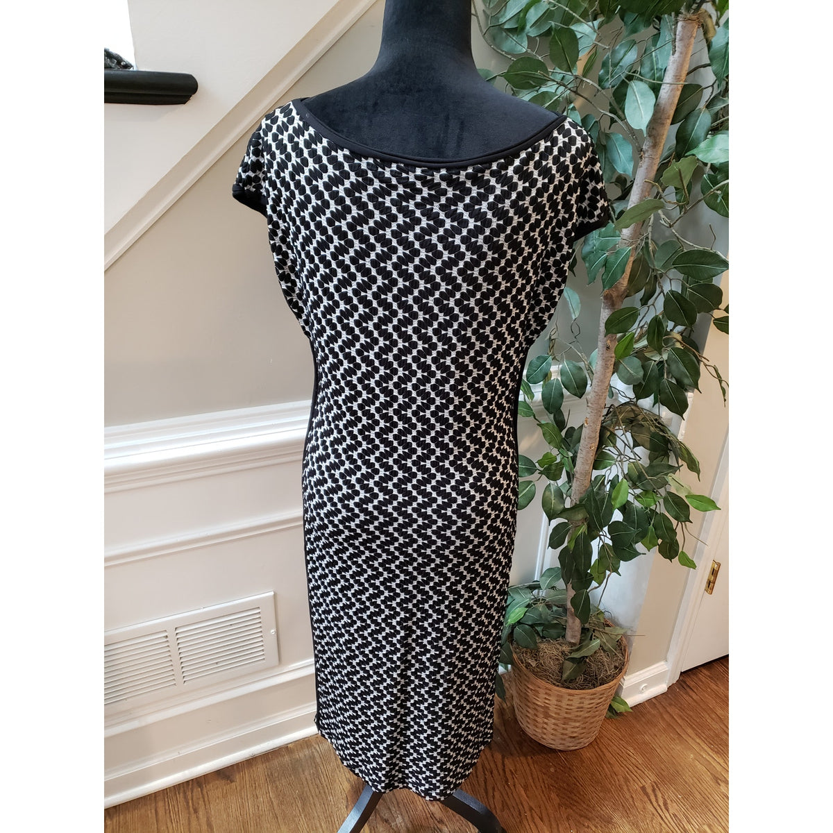 Max Studio Pencil Dress Women's XL Black White Geometric Cap Sleeve Boat Neck