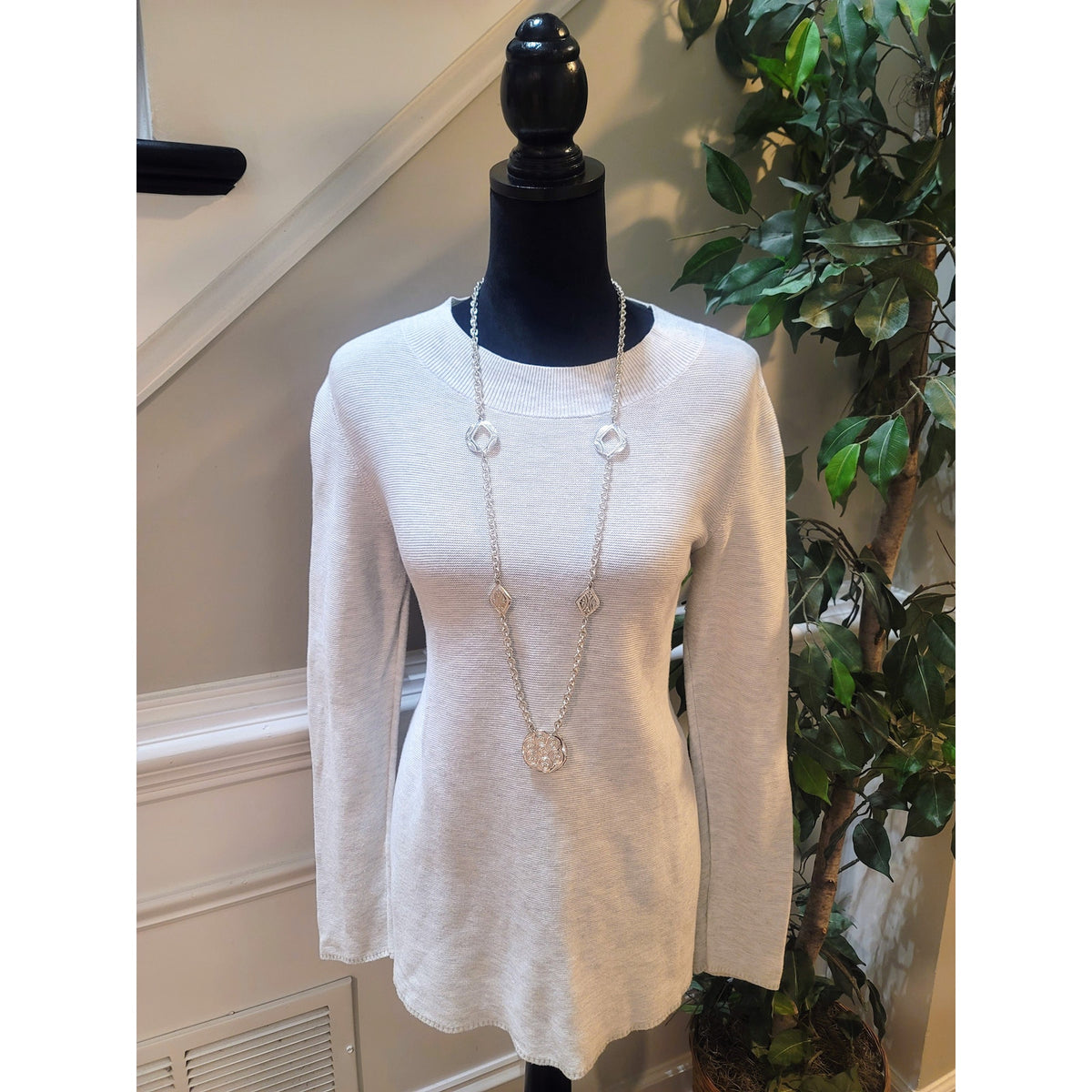 Ann Taylor Pullover Sweater Women's Medium Beige Ribbed Crew Neck Long Sleeve