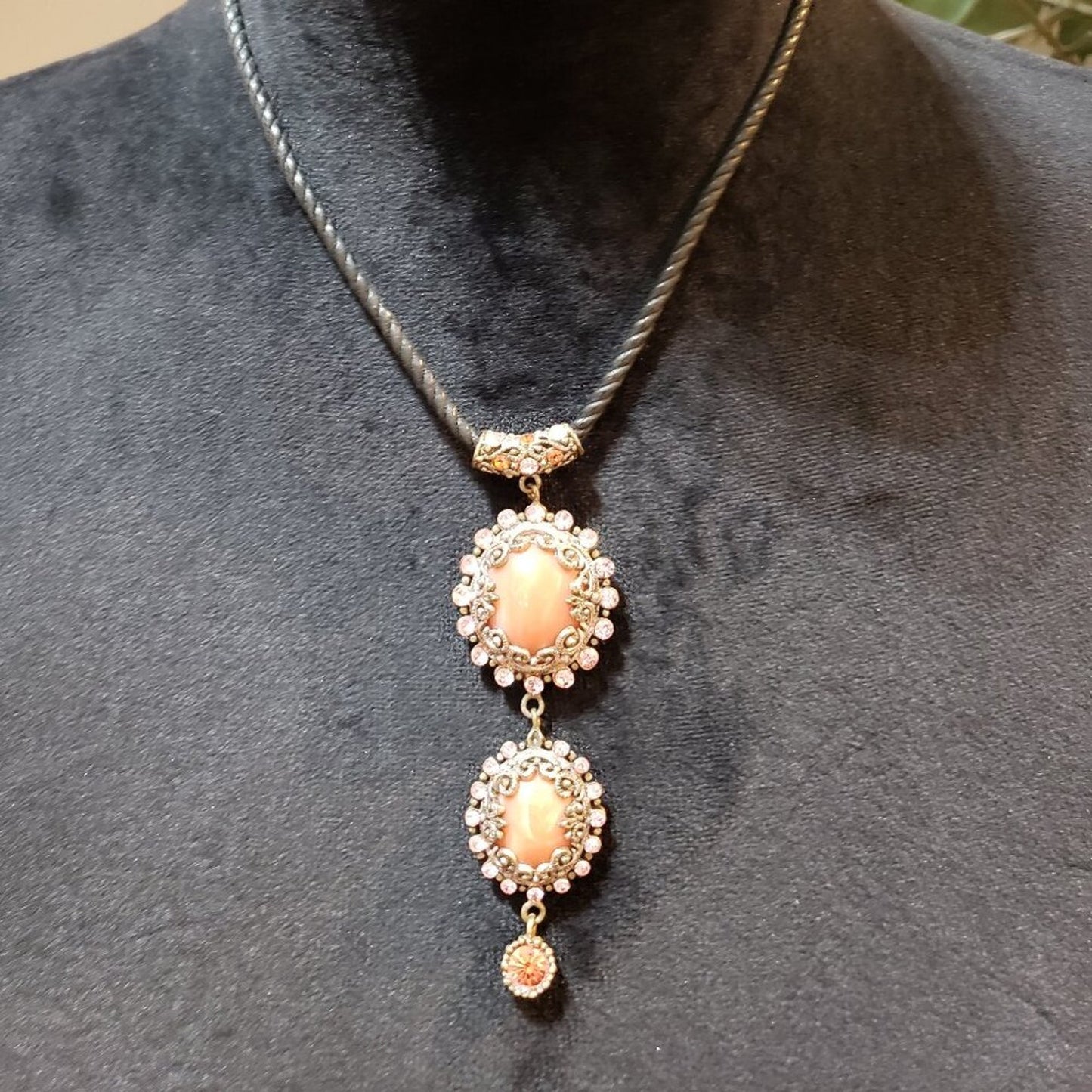 Womens Fashion Orange Pearl Beaded Pendant Necklace Jewelry with Lobster Clasp