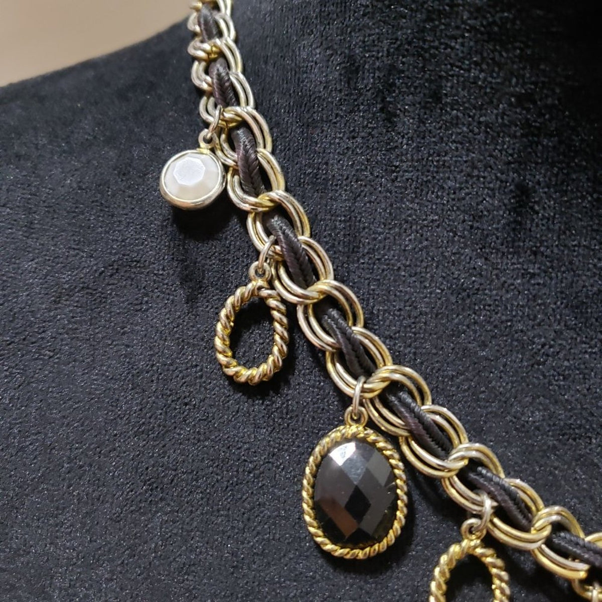 Womens Fashion Gold Tone Circle Link Chain Rhinestone Charm Necklace w/ Lobster