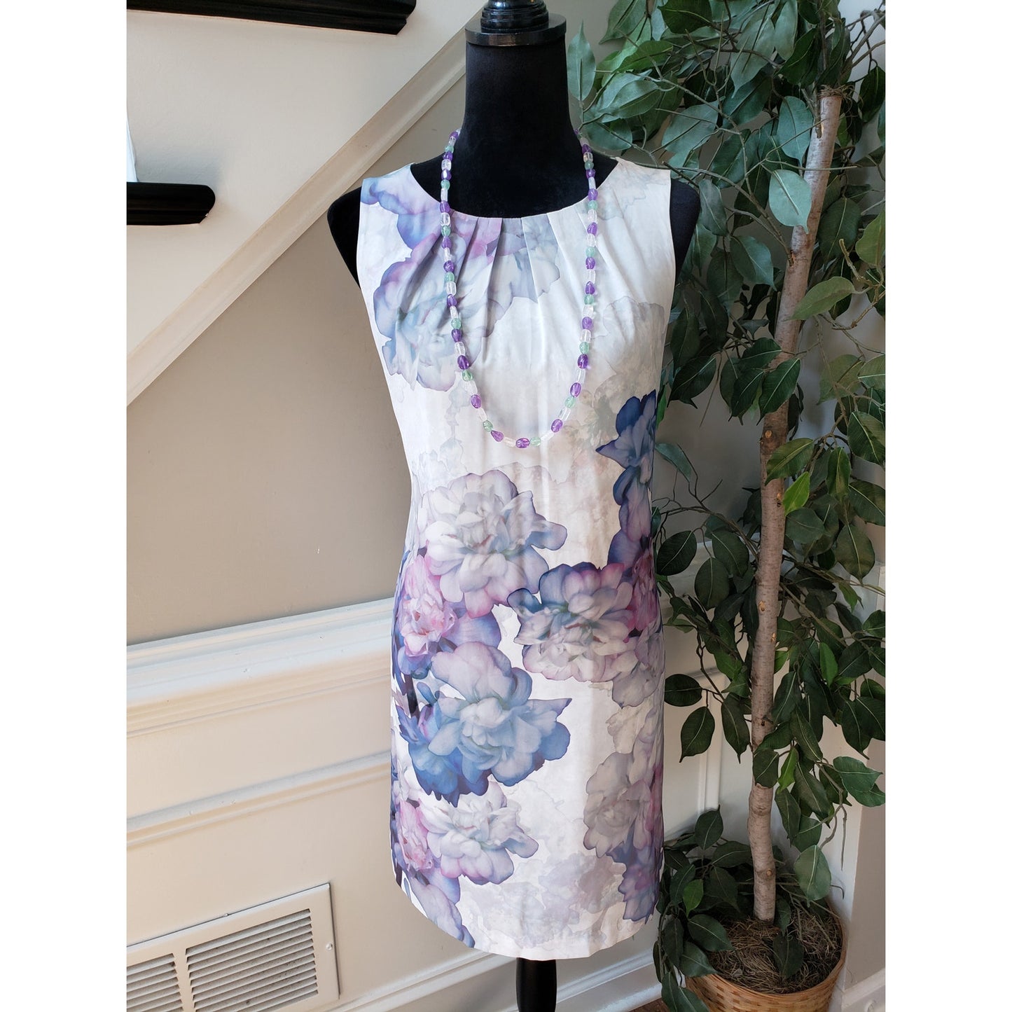H&M Sheath Dress Womens 10 White Abstract Floral Pleated Round Neck Back Zipper