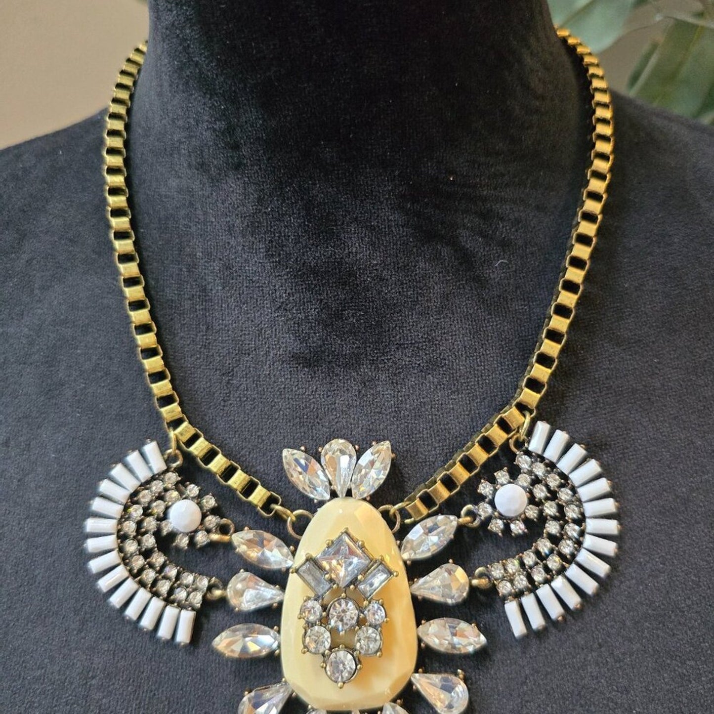 Women Yellow & Clear Crystal Acrylic Pendant Statement Necklace w/ Lobster Clasp