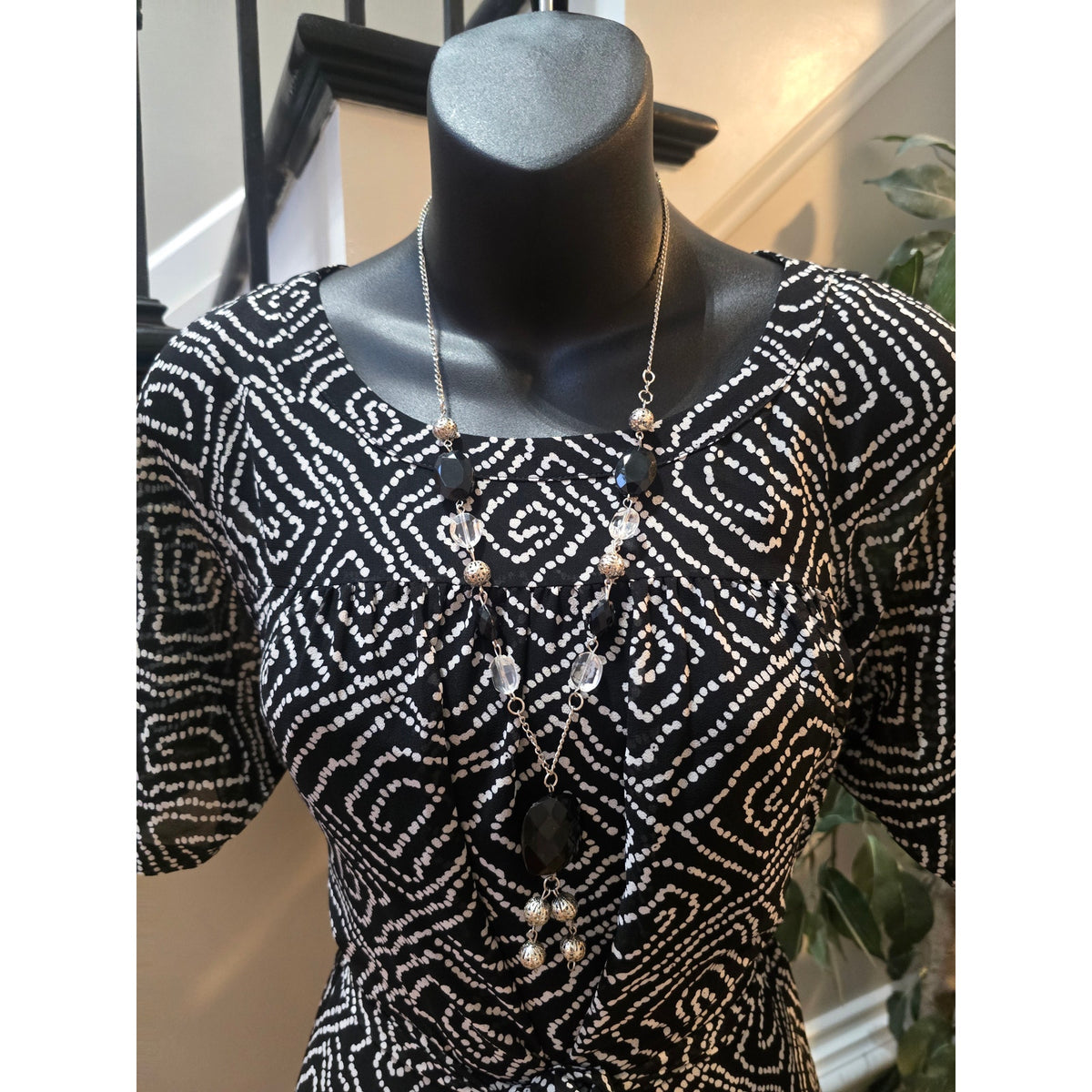 Loft Shift Dress Women's SZ XS Black/White Geometric Pleated Keyhole Waist Tie