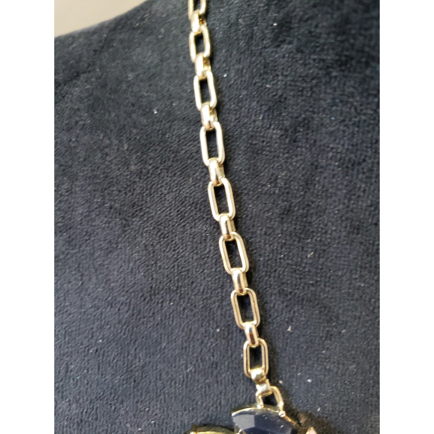 Women's Gold Tone Floral Statement Necklace Black Yellow Beaded Chain T Lock
