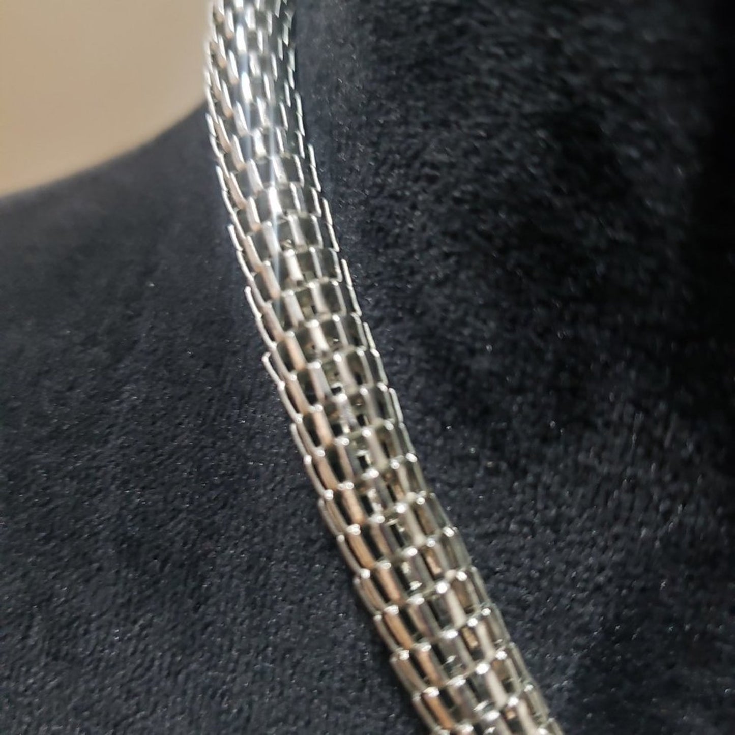 New York Womens Fashion Silver Tone Chain Choker Necklace with Lobster Clasp
