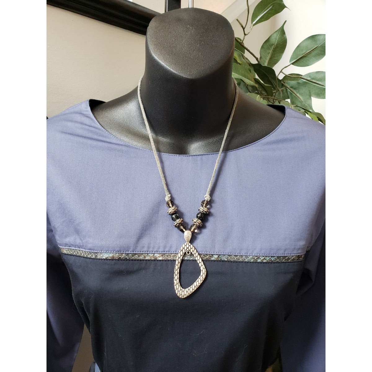 Elie Tahari Chiles Dress Women Size 8 Blue Long Sleeve Sold Out Belted Gorgeous