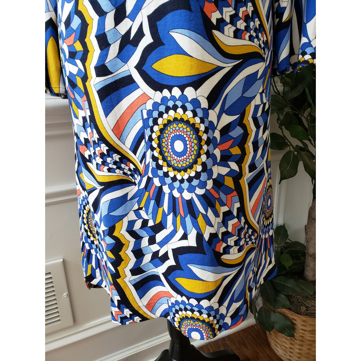 Crown & Ivy Sheath Dress Womens Large Multi Geo Print Rayon Long Sleeve Back Zip