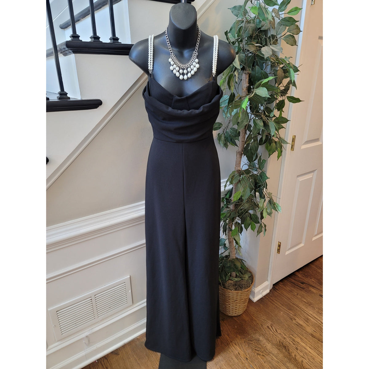 Fashion Nova Romper Women's Size Medium Black Sleeveless Jumpsuit Pearl Accent