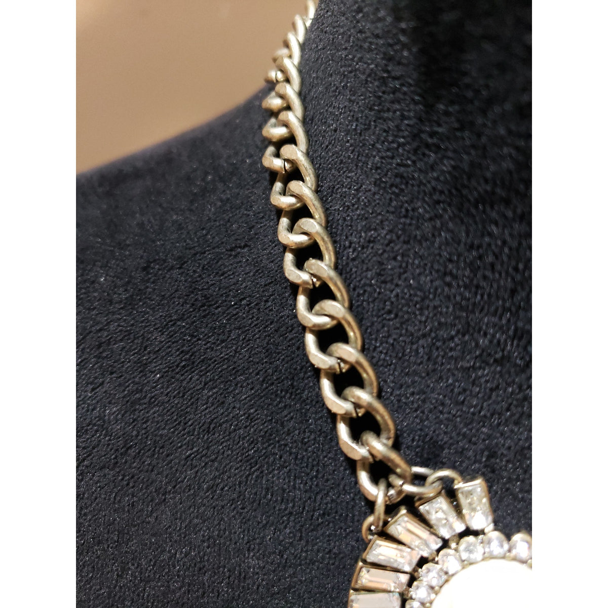 Women Fashion Howlite Turquoise Stones Crystal Beaded Statement Elegant Necklace