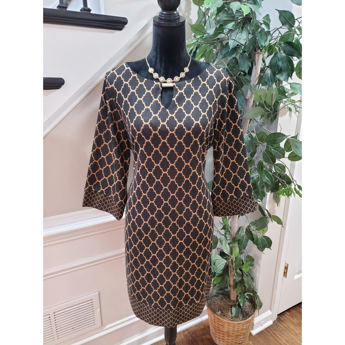Ronni Nicole Women's Black Polyester Round Neck Long Sleeve Knee Length Dress 12