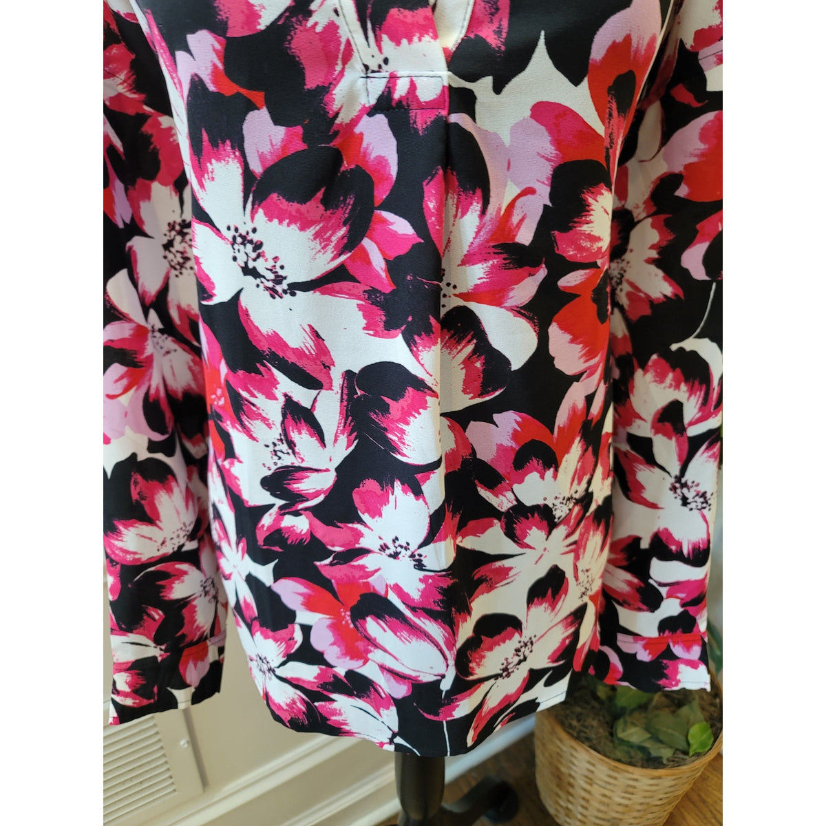 Rafaella Blouse XL Multi Floral Split Collar Curved Hem Drop Shoulder Casual