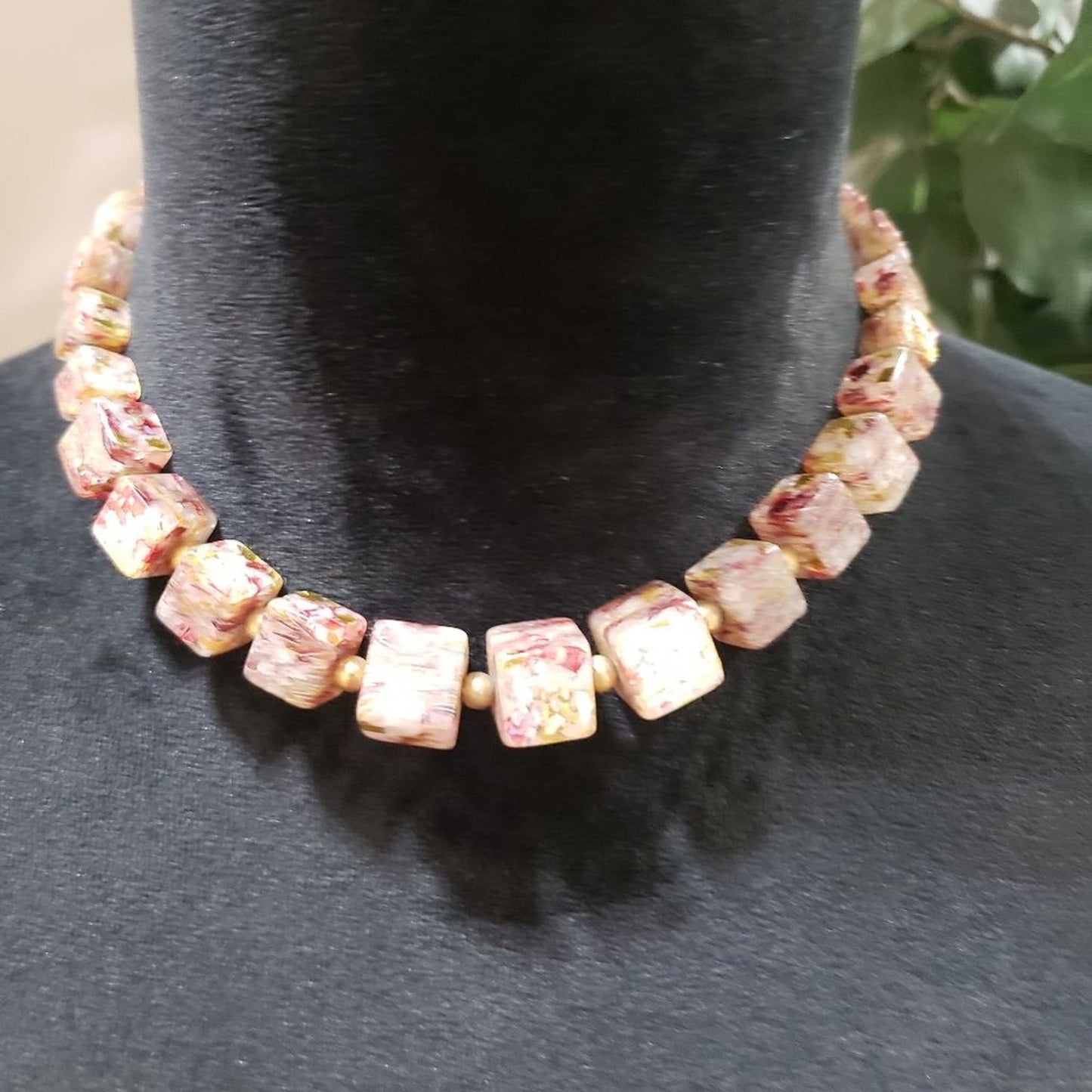 Womens Fashion Elegant Pink Cubes Charm Beaded Choker Necklace w/ Hook & Eye