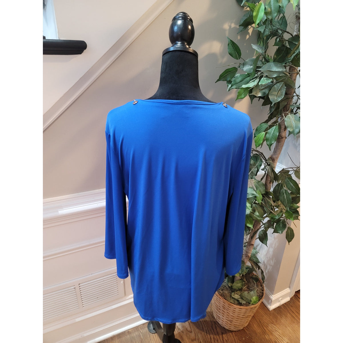 Chicos Blouse 2L Royal Blue Stretch Gold Tassel V-Neck Hi-Low Hem Pullover Party