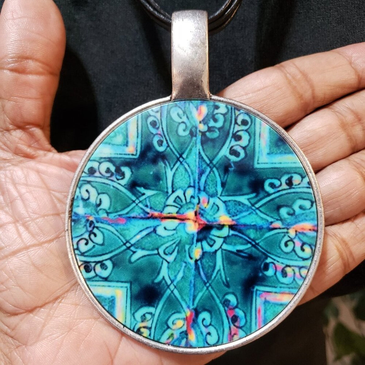 Womens Fashion Silver Blue Pendant Silver and Turquoise Leather Necklace Jewelry